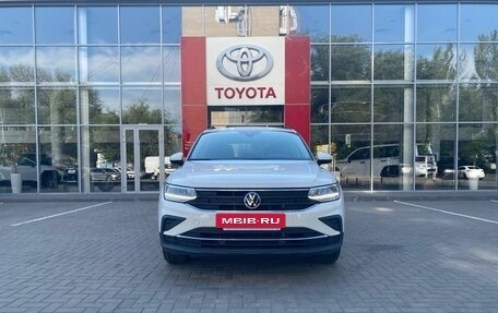 Volkswagen Tiguan II, 2021 год, 3 350 000 рублей, 2 фотография
