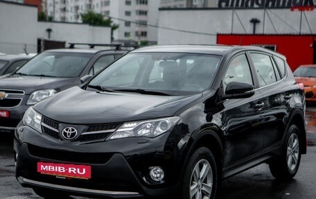 Toyota RAV4, 2013 год, 1 999 000 рублей, 2 фотография