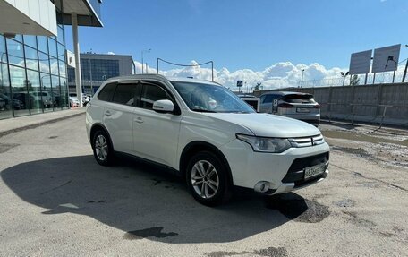 Mitsubishi Outlander III рестайлинг 3, 2014 год, 1 149 000 рублей, 4 фотография