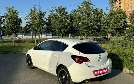 Opel Astra J, 2010 год, 600 000 рублей, 11 фотография