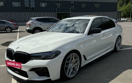 BMW 5 серия, 2019 год, 6 100 000 рублей, 3 фотография
