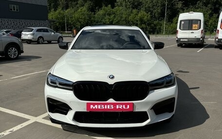 BMW 5 серия, 2019 год, 6 100 000 рублей, 2 фотография