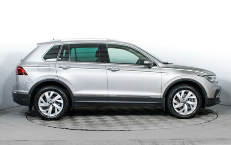 Volkswagen Tiguan II, 2021 год, 3 699 000 рублей, 4 фотография