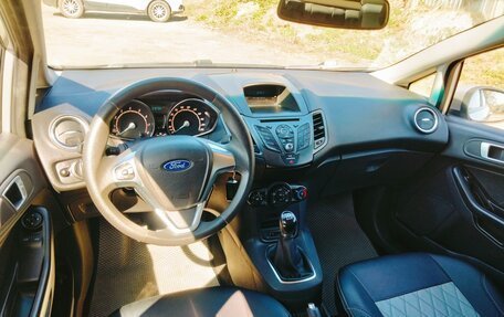 Ford Fiesta, 2015 год, 740 000 рублей, 10 фотография