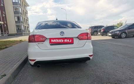 Volkswagen Jetta VI, 2013 год, 860 000 рублей, 6 фотография