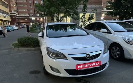 Opel Astra J, 2011 год, 795 000 рублей, 4 фотография
