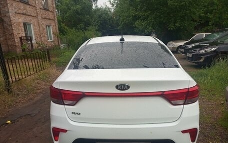 KIA Rio IV, 2020 год, 950 000 рублей, 3 фотография