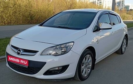 Opel Astra J, 2014 год, 1 050 000 рублей, 2 фотография