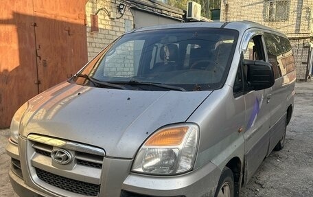 Hyundai Starex I рестайлинг, 2004 год, 390 000 рублей, 1 фотография