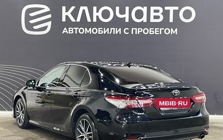 Toyota Camry, 2021 год, 3 450 000 рублей, 7 фотография