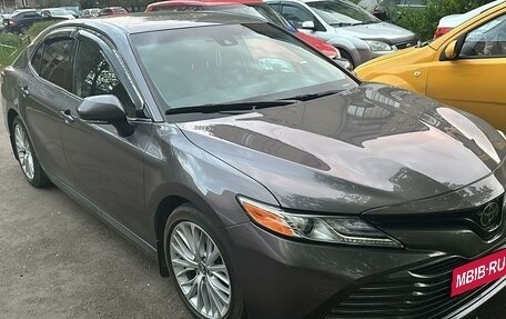 Toyota Camry, 2017 год, 2 760 000 рублей, 2 фотография