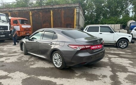 Toyota Camry, 2017 год, 2 760 000 рублей, 8 фотография