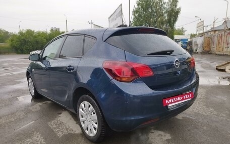 Opel Astra J, 2011 год, 630 000 рублей, 7 фотография