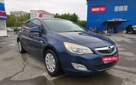 Opel Astra J, 2011 год, 630 000 рублей, 3 фотография