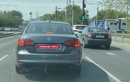 Volkswagen Jetta VI, 2014 год, 1 000 000 рублей, 2 фотография