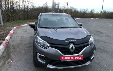 Renault Kaptur I рестайлинг, 2017 год, 1 150 000 рублей, 2 фотография