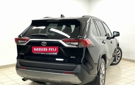 Toyota RAV4, 2021 год, 4 150 000 рублей, 4 фотография