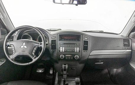 Mitsubishi Pajero IV, 2013 год, 2 899 000 рублей, 14 фотография