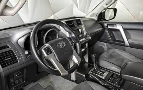 Toyota Land Cruiser Prado 150 рестайлинг 2, 2011 год, 2 628 000 рублей, 14 фотография