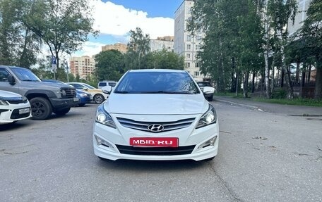 Hyundai Solaris II рестайлинг, 2015 год, 1 000 000 рублей, 8 фотография