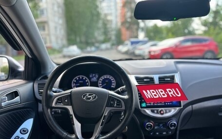 Hyundai Solaris II рестайлинг, 2015 год, 1 000 000 рублей, 9 фотография