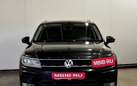 Volkswagen Tiguan II, 2018 год, 1 850 000 рублей, 2 фотография