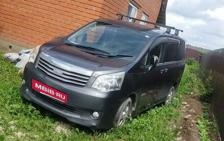 Toyota Noah III, 2010 год, 1 450 000 рублей, 6 фотография