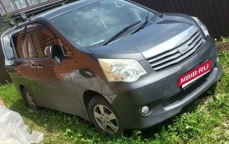 Toyota Noah III, 2010 год, 1 450 000 рублей, 16 фотография