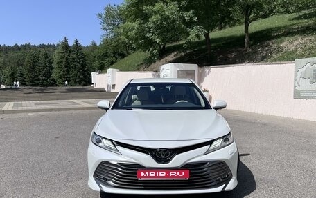 Toyota Camry, 2018 год, 3 300 000 рублей, 1 фотография