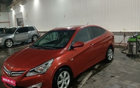 Hyundai Solaris II рестайлинг, 2014 год, 900 000 рублей, 1 фотография