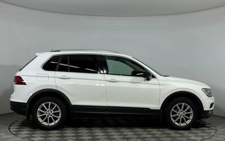 Volkswagen Tiguan II, 2019 год, 2 455 000 рублей, 4 фотография