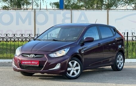 Hyundai Solaris II рестайлинг, 2011 год, 715 000 рублей, 1 фотография