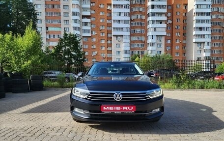 Volkswagen Passat B8 рестайлинг, 2015 год, 2 200 000 рублей, 1 фотография