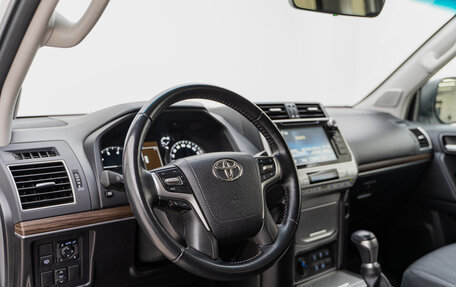 Toyota Land Cruiser Prado 150 рестайлинг 2, 2020 год, 7 690 000 рублей, 9 фотография