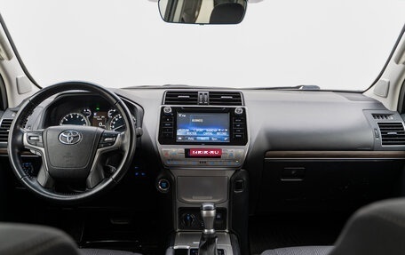 Toyota Land Cruiser Prado 150 рестайлинг 2, 2020 год, 7 690 000 рублей, 12 фотография