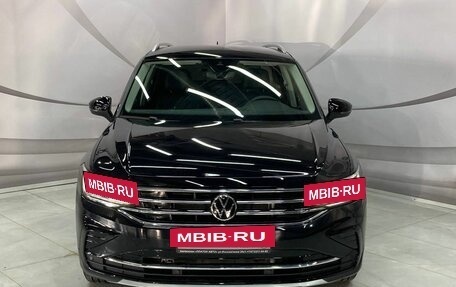 Volkswagen Tiguan II, 2022 год, 4 450 000 рублей, 2 фотография