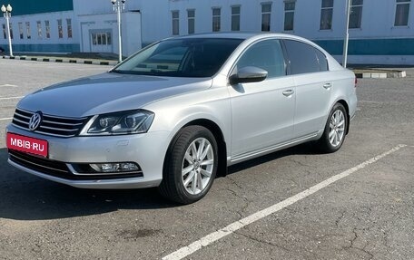 Volkswagen Passat B7, 2013 год, 1 800 000 рублей, 1 фотография