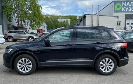 Volkswagen Tiguan II, 2021 год, 2 395 000 рублей, 1 фотография