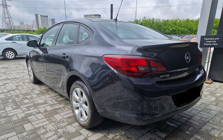 Opel Astra J, 2013 год, 949 000 рублей, 3 фотография