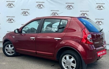 Renault Sandero I, 2012 год, 739 000 рублей, 3 фотография