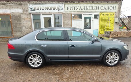 Skoda Superb III рестайлинг, 2014 год, 1 390 000 рублей, 2 фотография