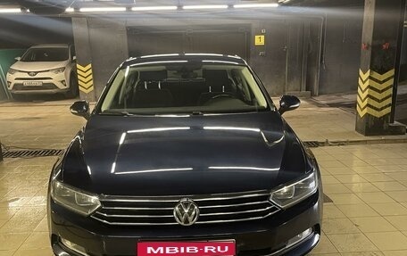 Volkswagen Passat B8 рестайлинг, 2017 год, 1 700 000 рублей, 2 фотография