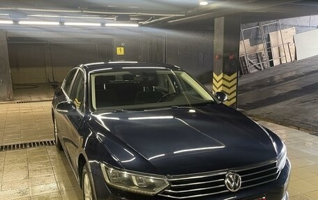 Volkswagen Passat B8 рестайлинг, 2017 год, 1 700 000 рублей, 3 фотография