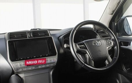 Toyota Land Cruiser Prado 150 рестайлинг 2, 2017 год, 4 599 995 рублей, 11 фотография