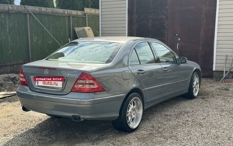 Mercedes-Benz C-Класс, 2005 год, 1 100 000 рублей, 8 фотография