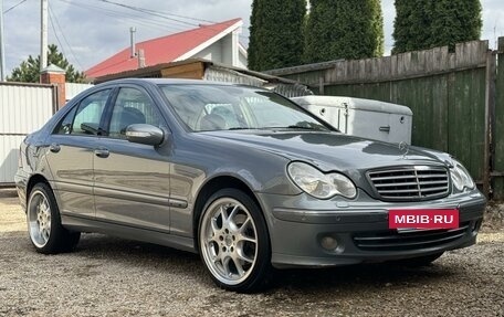 Mercedes-Benz C-Класс, 2005 год, 1 100 000 рублей, 4 фотография