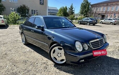 Mercedes-Benz E-Класс, 2001 год, 1 950 000 рублей, 4 фотография