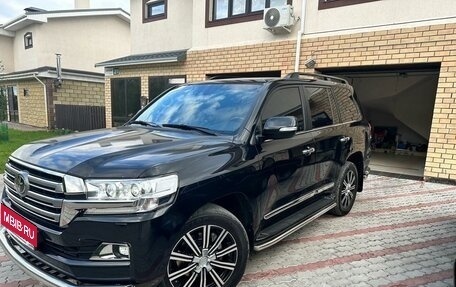 Toyota Land Cruiser 200, 2017 год, 9 000 000 рублей, 1 фотография