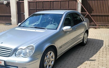 Mercedes-Benz C-Класс, 2005 год, 1 000 000 рублей, 1 фотография
