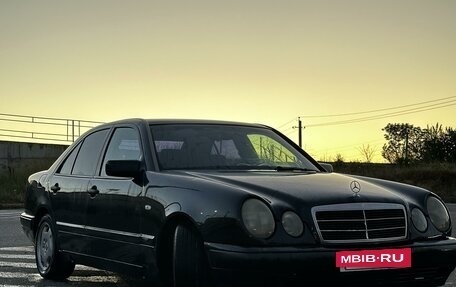 Mercedes-Benz E-Класс, 1997 год, 400 000 рублей, 2 фотография